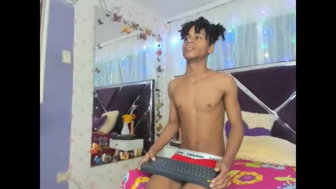 Snapshot of santy_bigcock_01 chatting on November 2025 01:28:02 AM santy online show from November 2025 01:28:02 AM