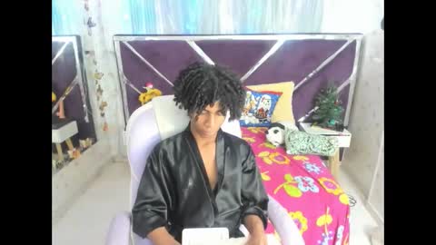 Snapshot of santy_bigcock_01 chatting on November 2025 11:42:02 AM santy online show from November 2025 11:42:02 AM