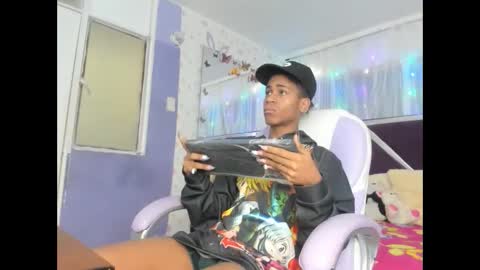 Snapshot of santy_bigcock_01 chatting on November 2025 03:22:02 PM santy online show from November 2025 03:22:02 PM