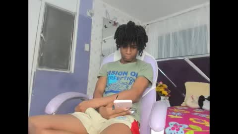 Snapshot of santy_bigcock_01 chatting on November 2025 12:17:01 PM santy online show from November 2025 12:17:01 PM