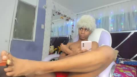 Snapshot of santy_bigcock_01 chatting on November 2025 01:47:02 PM santy online show from November 2025 01:47:02 PM