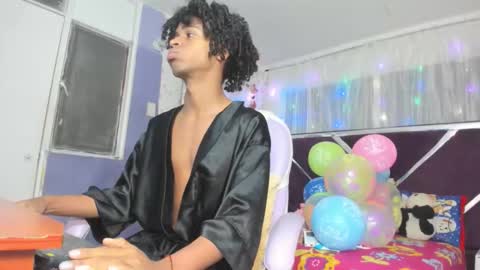 Snapshot of santy_bigcock_01 chatting on December 2025 12:11:02 PM santy online show from December 2025 12:11:02 PM