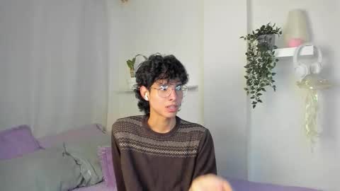 Snapshot of santy_kitty chatting on February 2026 01:02:02 AM kitty online show from February 2026 01:02:02 AM