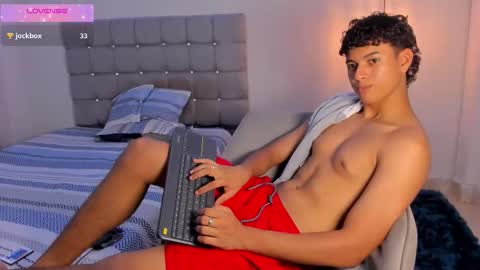 Snapshot of santy_stump chatting on October 2025 09:12:02 PM santy_stump online show from October 2025 09:12:02 PM