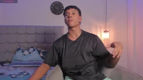 Snapshot of santy_stump chatting on November 2025 09:06:01 PM santy_stump online show from November 2025 09:06:01 PM