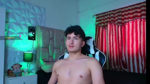 Snapshot of santyago_taylor chatting on January 2025 06:54:02 PM Santyago online show from January 2025 06:54:02 PM