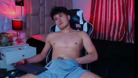 Snapshot of santyago_taylor chatting on January 2025 09:55:02 PM Santyago online show from January 2025 09:55:02 PM