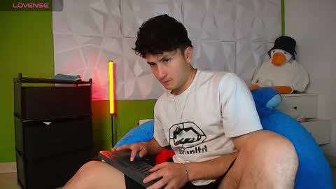 Snapshot of santyago_taylor chatting on October 2025 07:22:02 PM Santyago online show from October 2025 07:22:02 PM