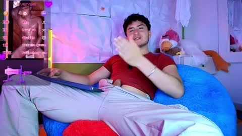 Santyago online show from October 2025 07:04:02 PM