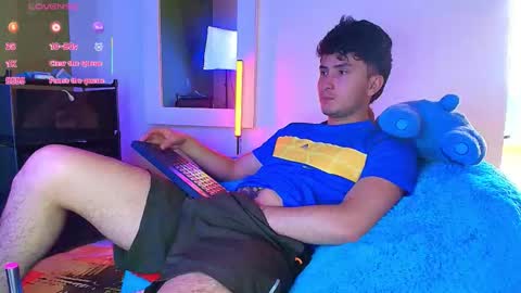 Snapshot of santyago_taylor chatting on November 2025 07:03:03 PM Santyago online show from November 2025 07:03:03 PM