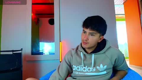 Snapshot of santyago_taylor chatting on November 2025 07:04:02 PM Santyago online show from November 2025 07:04:02 PM