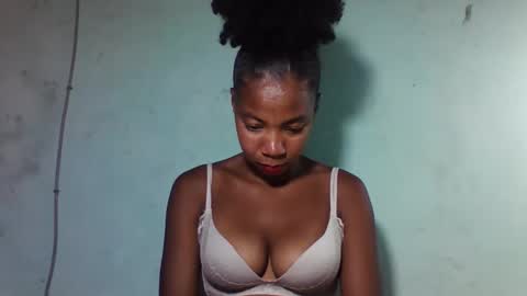 sanyah0123 online show from December 2025 11:50:02 AM