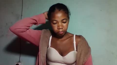 sanyah0123 online show from February 2026 10:41:01 PM