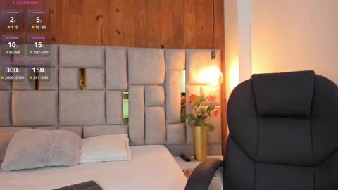 Snapshot of saori_newman chatting on October 2025 12:02:02 PM Saori online show from October 2025 12:02:02 PM