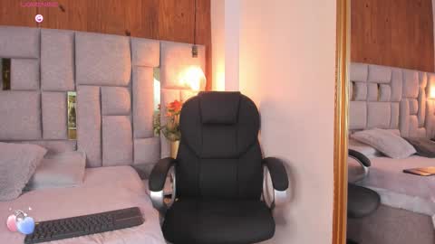 Snapshot of saori_newman chatting on October 2025 12:08:02 PM Saori online show from October 2025 12:08:02 PM