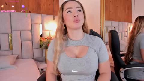 Snapshot of saori_newman chatting on November 2025 11:55:02 AM Saori online show from November 2025 11:55:02 AM