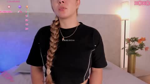 Snapshot of saori_newman chatting on November 2025 11:54:01 AM Saori online show from November 2025 11:54:01 AM