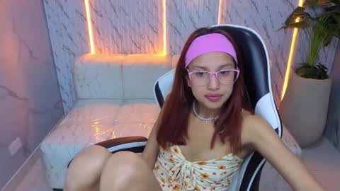 Snapshot of saphire_tx chatting on December 2025 12:58:02 PM Online 800 to 1400 online show from December 2025 12:58:02 PM