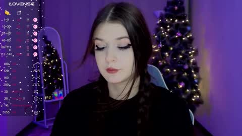 Snapshot of sapphiresiren_ chatting on December 2025 05:41:01 PM Ulyana online show from December 2025 05:41:01 PM