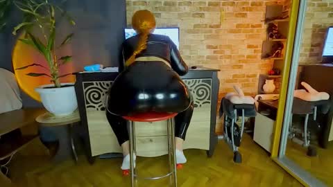 Snapshot of sara__foxy chatting on February 2026 02:10:01 AM sara foxy online show from February 2026 02:10:01 AM