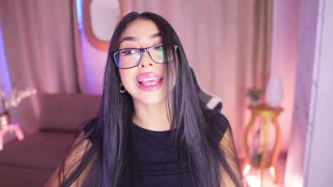 Snapshot of sara_albrecht chatting on January 2025 12:45:02 PM Sara online show from January 2025 12:45:02 PM