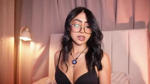Sara  online show from May 2026 11:35:02 PM