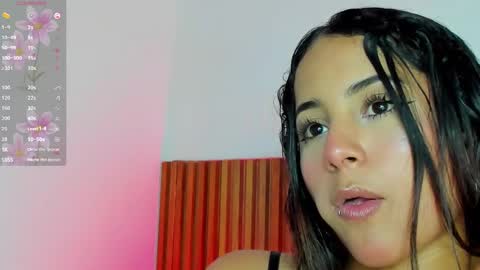 Snapshot of sara_castro24 chatting on December 2024 09:45:01 PM Sara online show from December 2024 09:45:01 PM