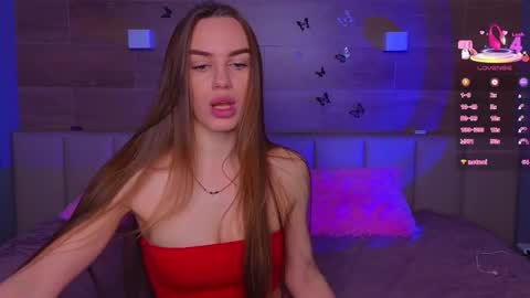 Snapshot of sara_crosss chatting on February 2026 06:19:02 AM Sara online show from February 2026 06:19:02 AM