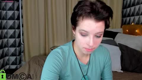 Sarah online show from November 2025 01:05:01 AM