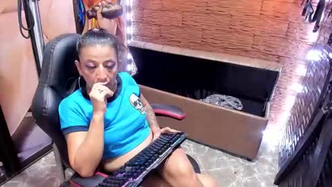 Snapshot of sara_hot_2 chatting on December 2024 03:03:02 AM no limits sarah online show from December 2024 03:03:02 AM