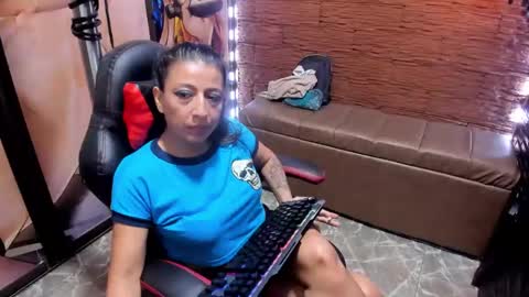 Snapshot of sara_hot_2 chatting on January 2025 02:58:01 AM no limits sarah online show from January 2025 02:58:01 AM