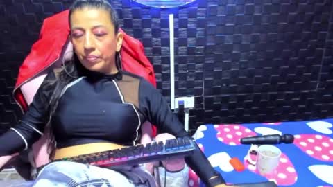 Snapshot of sara_hot_2 chatting on March 2025 12:58:02 AM no limits sarah online show from March 2025 12:58:02 AM