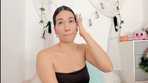 Snapshot of sara_kurt chatting on December 2024 12:16:01 PM Sara online show from December 2024 12:16:01 PM