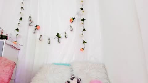 Snapshot of sara_kurt chatting on February 2025 02:58:01 PM Sara online show from February 2025 02:58:01 PM