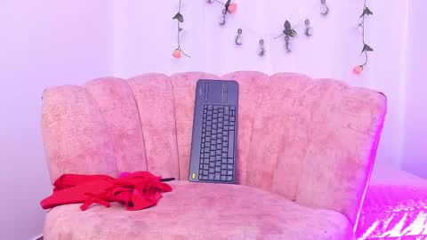 Snapshot of sara_kurt chatting on February 2025 03:29:01 PM Sara online show from February 2025 03:29:01 PM