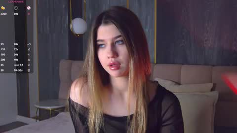 Snapshot of sara_lewiis chatting on October 2025 05:22:01 PM Sara online show from October 2025 05:22:01 PM