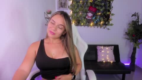 Snapshot of sara_lopez_28 chatting on December 2024 04:25:02 PM Sara online show from December 2024 04:25:02 PM