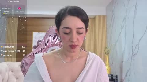 Snapshot of sara_lopez_s chatting on April 2026 05:30:01 PM Sara online show from April 2026 05:30:01 PM