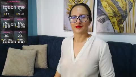 Sara   online show from April 2026 05:10:02 PM