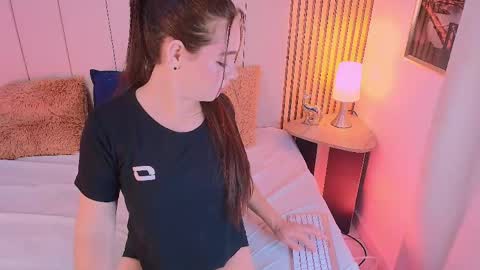 Sara online show from April 2026 11:42:02 PM
