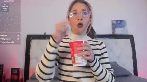 Snapshot of sara_roades chatting on October 2025 09:48:02 PM sara_roades online show from October 2025 09:48:02 PM