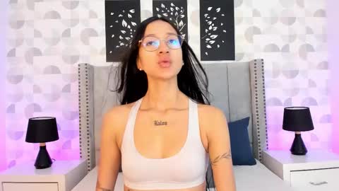 SARA SANTACRUZ online show from February 2026 01:10:01 PM