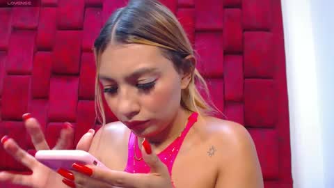 Snapshot of sara_sexx77 chatting on September 2025 04:38:01 AM Sara online show from September 2025 04:38:01 AM