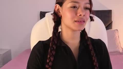 sara  online show from September 2025 01:47:01 PM