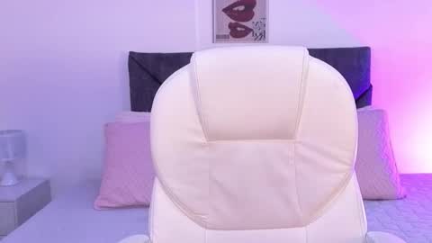 sara  online show from October 2025 03:47:02 PM