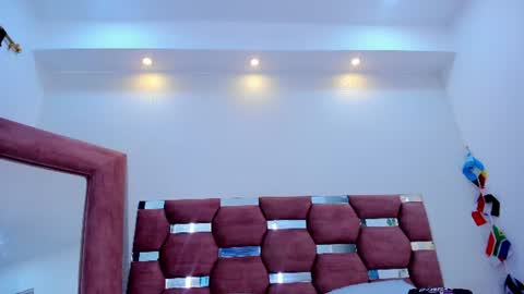 sara_sm1th_ online show from July 2026 12:12:01 PM