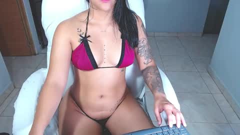 Snapshot of sara_y_rauw chatting on May 2026 11:45:01 PM Sara online show from May 2026 11:45:01 PM