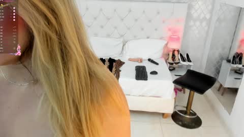 Snapshot of saraa_cute1 chatting on February 2025 01:02:01 AM Saraa Gomez online show from February 2025 01:02:01 AM