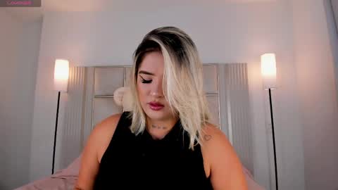 Sara Miller  online show from May 2026 11:35:01 PM