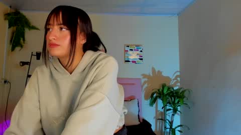 Snapshot of saraa_ramirez chatting on February 2025 02:44:02 PM Sarah Ramirez online show from February 2025 02:44:02 PM